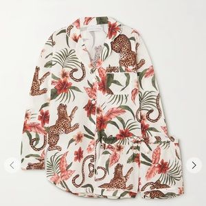 Desmond & Dempsey pajama set, worn once, size Small.